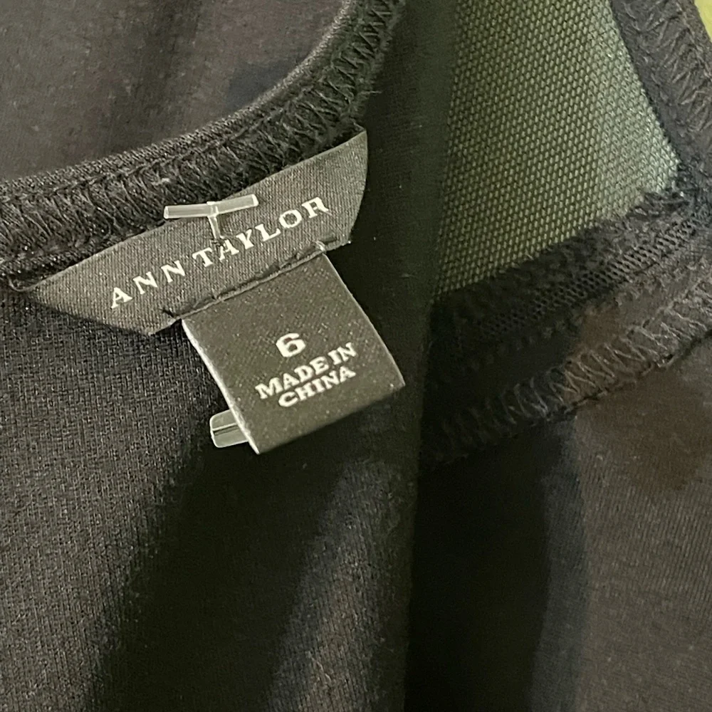 Ann Taylor little black body corp dress W/flared skirt & mesh shoulders. Size 6 - Picture 7 of 8